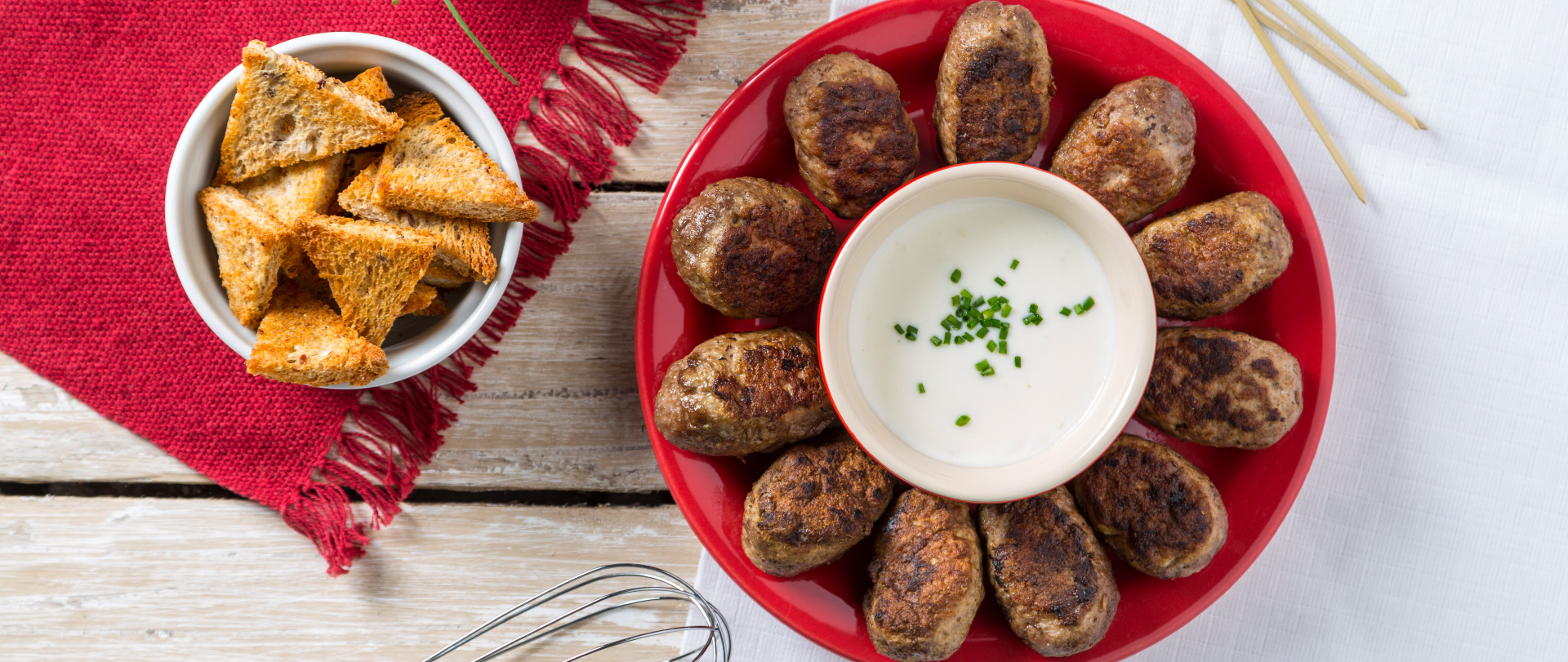 Mini Kaftas com iogurte e snacks integrais