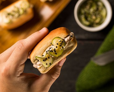 Nutrellinhas com pasta de salmão e pepino sunomono