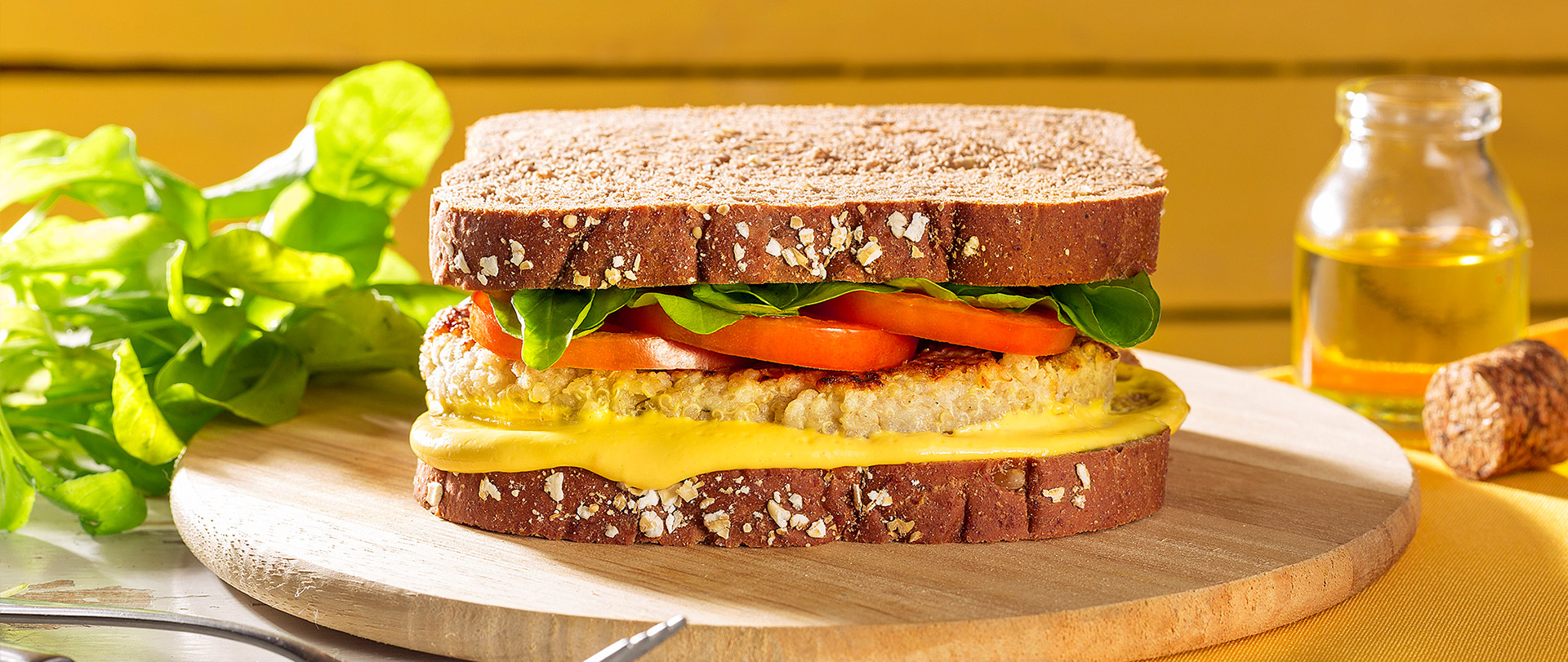 Hamburguer de Quinoa com Creme de Cenoura